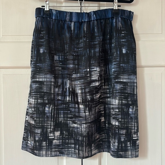 Chico’s Size 2 Abstract Cross Hatch Print Knee‎ Length Skirt Chicos Size Large - Picture 1 of 10